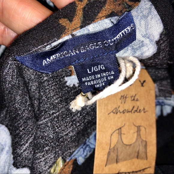 American Eagle Off shoulder top size Large - Picture 4 of 5
